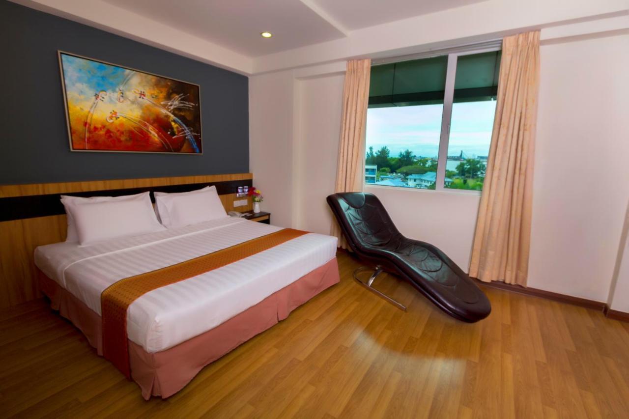 Mariner Hotel Лабуан Экстерьер фото