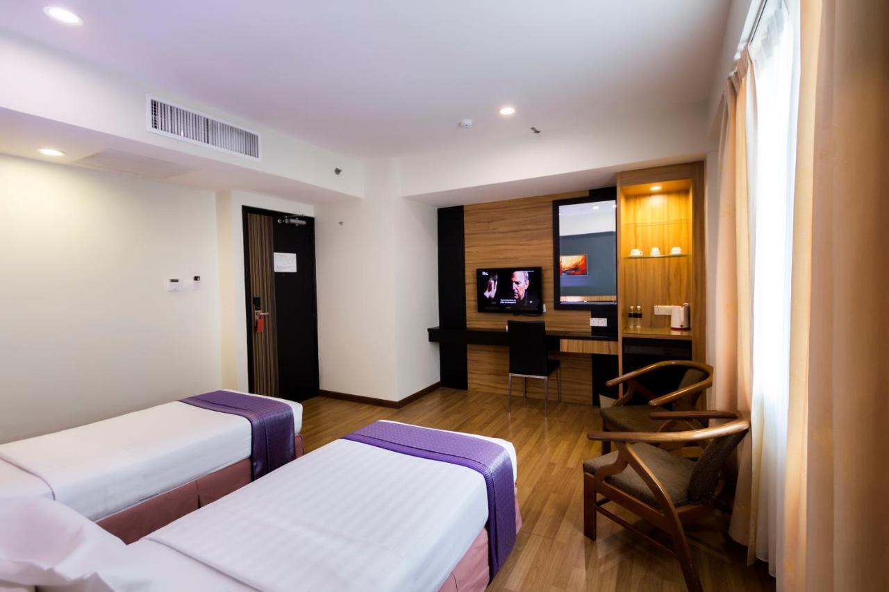 Mariner Hotel Лабуан Экстерьер фото