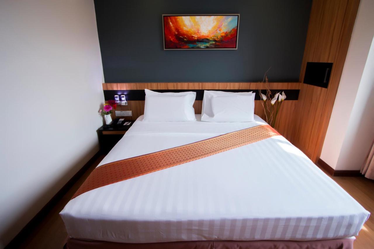 Mariner Hotel Лабуан Экстерьер фото