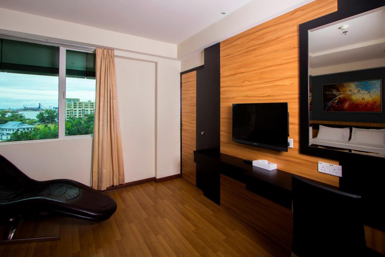 Mariner Hotel Лабуан Экстерьер фото