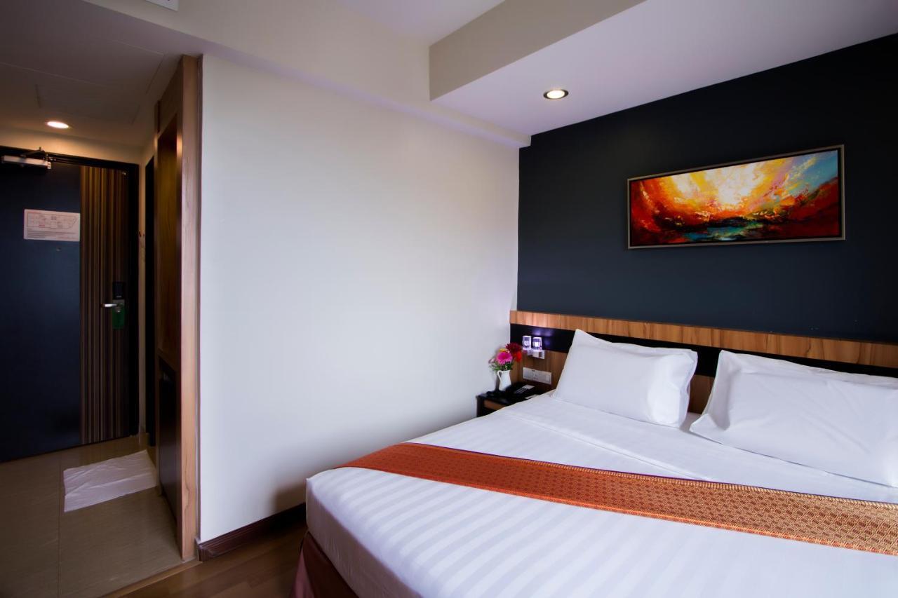 Mariner Hotel Лабуан Экстерьер фото
